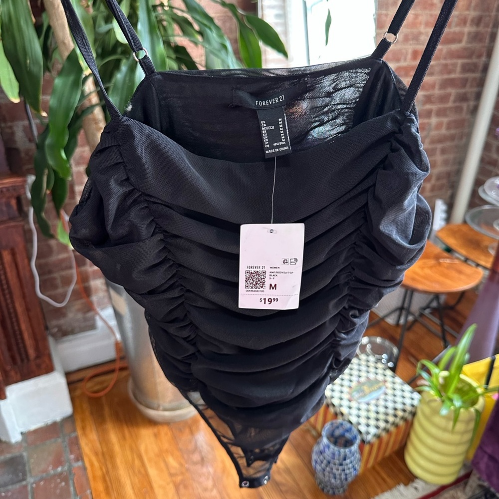 Forever 21 black going out body suit brand new size m